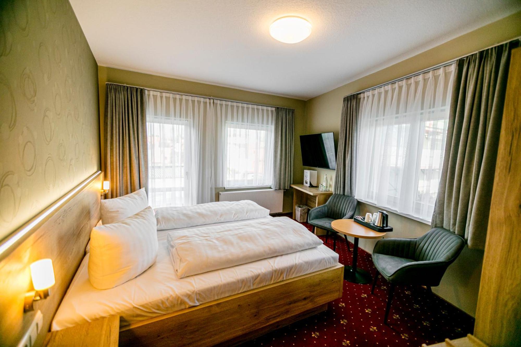 Hotel Zum Goldenen Loewen Peitz Esterno foto